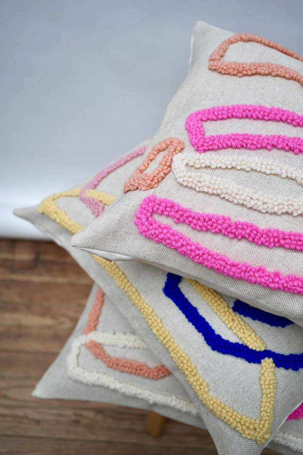 handgetuftete Kissen bunte, neonfarbene Unikate