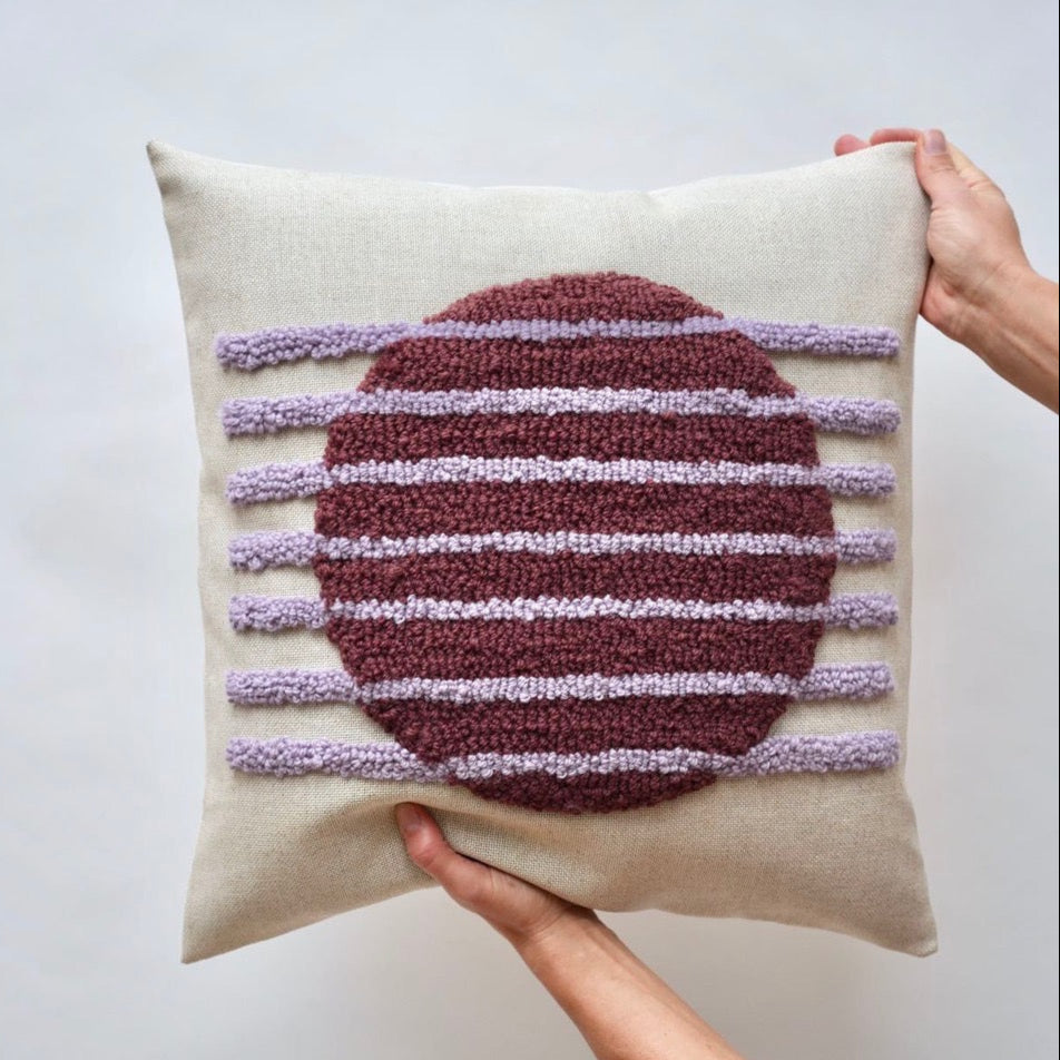 Handgetuftetes Kissen "Circle & Stripes" -Rehbraun/Flieder